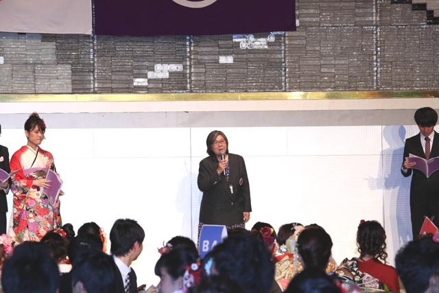 プレゼンター　谷会長