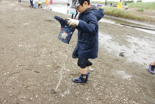 長靴の中から海水が!!