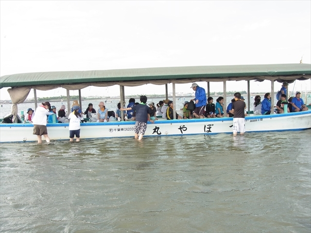 船を押すリーダーさんたち