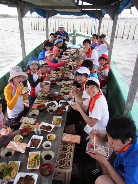 船上での食事も貴重な体験でした