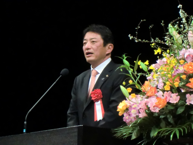 府中市長 高野 律雄氏