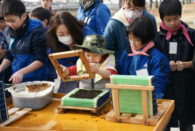 四角い木枠を外して…どうだ!?