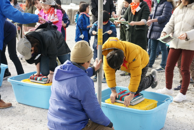 全体重をかけて絞ります