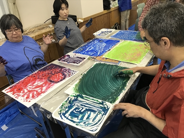 精神状態が色に出るとか出ないとか…